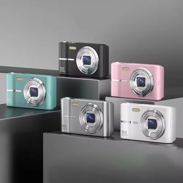 Latest CCD Digital Camera M03 2.4" Screen AF Autofocus CMOS Sensor Pink Color Outdoor Action Recording Function