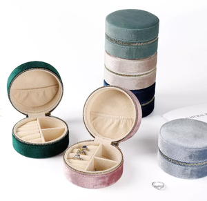 Cajas de Joyería de Viaje Redondas Pequeñas de Terciopelo con Logotipo Personalizado, Organizador para Collares, Pendientes y Anillos, Estuche de Almacenamiento con Cierre - Product Image 1