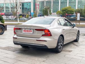 รถยนต์<span class=keywords><strong>มือ</strong></span><span class=keywords><strong>สอง</strong></span> <span class=keywords><strong>Volvo</strong></span> <span class=keywords><strong>S60</strong></span> ปี 2022 รุ่น B4 Inscription Luxury กำลัง 197 แรงม้า พร้อมระบบ 48V - Product Image 4