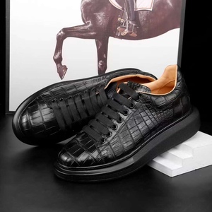 Chaussures de luxe en cuir de crocodile noir – Baskets basses à semelle épaisse pour homme avec doublure respirante - Product Image 2