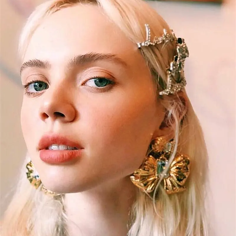 Kaimei übertriebene Legierung Big Bow Knot Charms Dangle Ohrringe für Frauen Gold Fliege baumeln Mode Ohrringe Schmuck