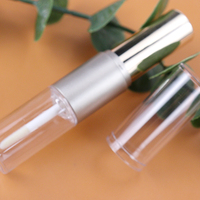 Tube de brillant à lèvres en or double face personnalisé 2-en-1 Récipient cosmétique en plastique emballage vide de boîtier de rouge à lèvres double