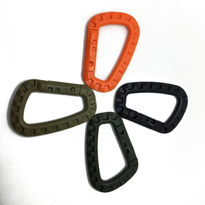 Mosquetón táctico para exteriores con anillo en D de 8.8x5.5 cm, clip de plástico y acero para llaves, para mochilas de senderismo y herramientas de supervivencia - Product Image 1