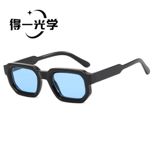 Polygonal <b>Small</b> <b>Frame</b> Square <b>Sunglasses</b> For Women UV400 Black PC <b>Frame</b> Class 2 Sunshades - Product Image 3