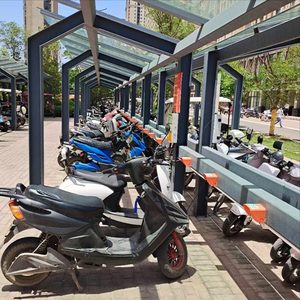 Station de charge rapide pour scooter électrique de niveau 2 36v 48v 60v 72v Certifié Rohs Chargeur 10 voies pour vélo électrique Norme d'interface CCS - Product Image 3