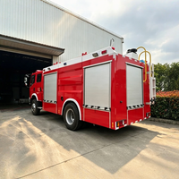 Camion-citerne Sino Truck HOWO 3000 litres / 3 m³ avec équipement de lutte contre l'incendie / Camion spécial à vendre
