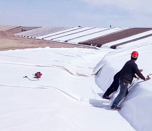 Géotextile non tissé en PET PP résistant à la déchirure anti-âge et écologique <span class=keywords><strong>150g</strong></span> 200g géotextile en tissu pour la construction technique - Product Image 6