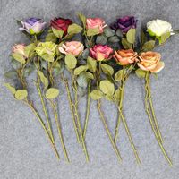 Vente en gros : Nouvelles roses artificielles vintage 2026 aux couleurs automnales, fausses roses en soie pour la décoration de la maison, des mariages, de la Saint-Valentin et d'Halloween