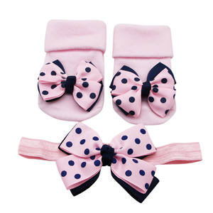 Nouveau-né bébé bandeau accessoires doux enfants boîte-cadeau élastique bébé cheveux <span class=keywords><strong>accessoire</strong></span> bébé bandeau et chaussettes ensembles - Product Image 2