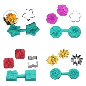 Juego de Cuatro Moldes de Silicona para Fondant con Forma de Pétalos, Ciruela, Margarita, Flor de Cinco Pétalos, Hortensia, Molde de Silicona Líquida para Hornear DIY - Product Image 1