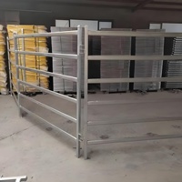 Filet de sécurité en fer mobile Corral pour chevaux de vache Piste de course de clôture pour bétail facile à installer pour les fermes Service de modélisation 3D naturel