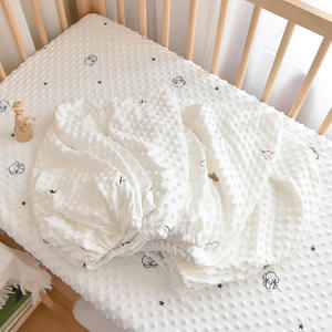 맞춤형 자수 아기 침대 시트 도트 무늬 밍키 피티드 시트 편안하고 피부 친화적인 아기 침대 커버 - Product Image 2
