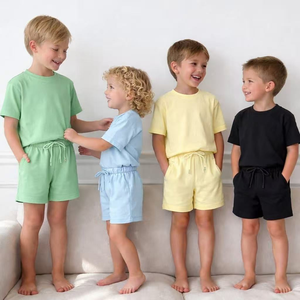 เสื้อผ้าเด็กผู้ชายแบรนด์ Stock Trendyism Boutique สีดำ ผ้าฝ้าย สำหรับฤดูร้อน ลายพิมพ์น่ารัก สวมใส่สบาย เหมาะสำหรับวันหยุด ขายส่ง คุณภาพสูง ผลิตจากโรงงาน - Product Image 2