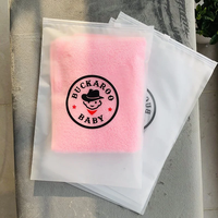 Sac d'emballage pour vêtements en plastique transparent mat PE imprimé sur mesure, résistant à l'humidité, avec fermeture éclair coulissante pour vêtements, chaussettes