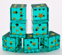 Ensemble de dés acryliques transparents colorés Cubes multicolores avec des marques d'étoile dorée pour les jeux de société