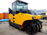 Rouleau compresseur pneumatique XP163, largeur de travail 2 m, compresseur statique 16 tonnes, rouleau compresseur autopropulsé à pneus en caoutchouc