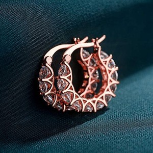 Orecchini a cerchio a forma di U da donna con pietre trasparenti geometriche, gioielli semplici per tutti i giorni - Product Image 1