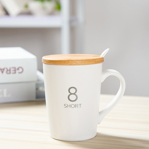 Mug à café en céramique classique écologique personnalisable avec couvercle en bois - Passe au lave-vaisselle Cadeau de voyage pour le café, le thé, la bière, les fêtes - Product Image 3