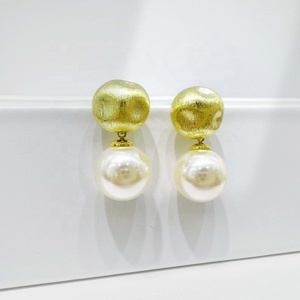 Pendientes de plata de ley 925 personalizados, estilo coreano, delicados, hechos a mano, vintage, nupciales, con baño de oro de 14k y perlas, para mujer, de verano. - Product Image 2