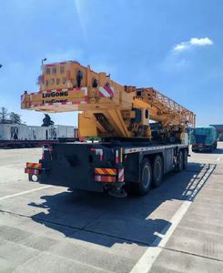 Grue mobile sur camion de 70 tonnes TC700C5 de Chine avec moteur télescopique, haute efficacité, hauteur de levage de 65 m - Product Image 3