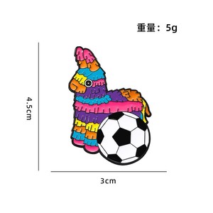 Insignia Conmemorativa de Aleación Metálica con Forma de Balón de Fútbol 2026, Decoración Versátil para Mochilas - Product Image 4
