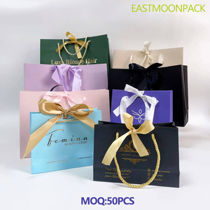 Sac fourre-tout de luxe personnalisé en papier couché or clair avec logo de marque, recyclable, pour vêtements, avec logo personnalisé - Product Image 5