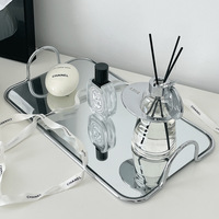 Plateau de rangement en verre miroir de style nordique inspiré d'Instagram, plateau à fruits minimaliste en métal argenté rectangulaire