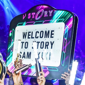 Offres Spéciales d'usine conceptions personnalisées présentateur <span class=keywords><strong>de</strong></span> bouteilles Led pour discothèque panneaux <span class=keywords><strong>de</strong></span> conseil <span class=keywords><strong>de</strong></span> service Glorifier présentoir éclairé par LED - Product Image 1