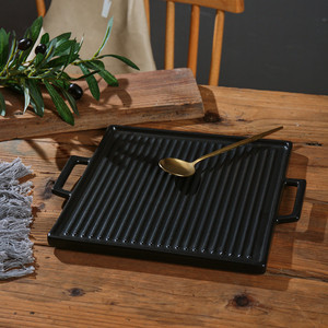 Plato de carne cuadrado <span class=keywords><strong>en</strong></span> relieve con rayas nórdicas, platos <span class=keywords><strong>para</strong></span> <span class=keywords><strong>hornear</strong></span> pan, utensilios <span class=keywords><strong>para</strong></span> <span class=keywords><strong>hornear</strong></span> de cerámica negra con mango - Product Image 2