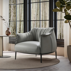 Poltrona Girevole Oversize in Pelle Premium con Poggiapiedi Imbottito per Salotto, Arredamento Moderno Mid-Century - Product Image 1