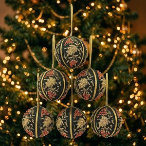 Adornos Navideños Colgantes Cuadrados de Terciopelo con Cuentas Zari Bordadas a Mano de Alta Calidad, Estilo Vintage, Marca IQRA CREATION, a Todo Color - Product Image 2