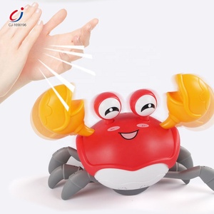 Chengji sensore di controllo vocale proiezione strisciante giocattoli da passeggio per animali granchio elettrico in fuga - Product Image 2