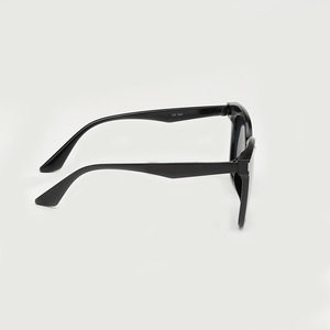 2025 New G Sunglasses for Men Women Shake Tone <strong>Korean</strong> Style Large Frame Sunshade <strong>Glasses</strong> UV400 Lenses Internet Celebrant Fashion - Product Image 4