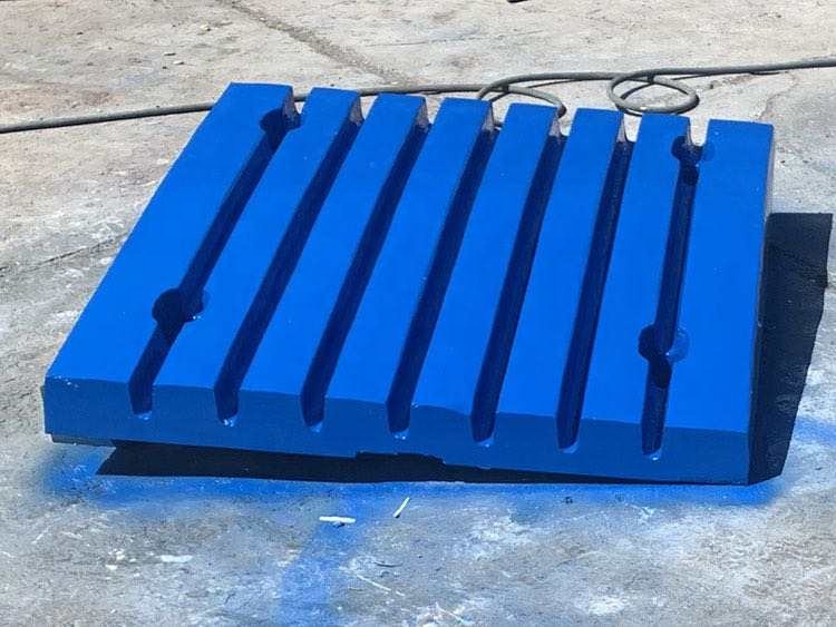 Alloy Steel Stone Crusher Spare Parts PE600*900 Jaw Crusher Wear Plates