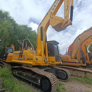 รถขุดไฮดรอลิกมือสอง Komatsu PC200-8 PC210 PC360 PC220-8 ราคาถูก พร้อมปั๊มเครื่องยนต์คุณภาพสูง Nabtesco และระบบตรวจสอบวิดีโอ - Product Image 2