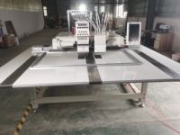Machine à coudre et à perforer le cuir automobile CNC pour trou de siège de voiture en tissu