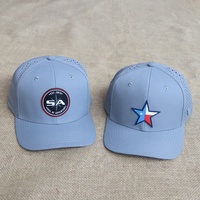 Casquettes de golf personnalisées de haute qualité à 6 panneaux avec logo en caoutchouc, trous perforés au laser, vente chaude, casquettes snapback pour hommes pour le sport de plein air et la randonnée
