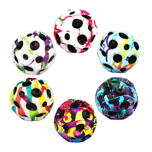Les fabricants vendent des balles creuses indestructibles de 7 cm pour l'entraînement des animaux de compagnie - Product Image 1