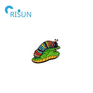 Broche en émail personnalisée, mignonne, motif dessin animé, reptile, insectes, ver arc-en-ciel, ver rampant, chenille, broches en émail - Product Image 6