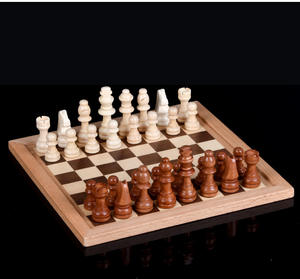 Juego de mesa educativo premium 5 en 1 con estuche de madera de haya para ajedrez, damas y dominó, ideal para el desarrollo infantil. - Product Image 3