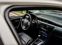 Toyota Corolla d'occasion haut de gamme, faible kilométrage, en bon état, sans accident, pour l'exportation et la vente en gros