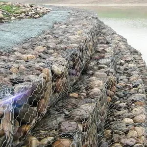 80X100 Mm กล่องเกเบี้ยนหินชุบสังกะสีตะกร้าตาข่ายเกเบี้ยนหกเหลี่ยมสำหรับการป้องกันแม่น้ำ