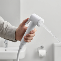 Metalique 210056-W Putih Desain Ergonomis Portabel ABS Pistol Semprot Tekanan Tinggi Genggam untuk Toilet Bidet Kamar Mandi Keran Kesehatan