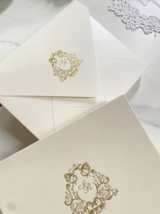 Tùy Chỉnh Sang Trọng Lời Mời Đám Cưới Hộp Tái Sử Dụng Cứng Nhắc Nhung Hộp Với Vàng Dập Tại Chỗ UV In Ấn Tráng Giấy Bao Bì - Product Image 6