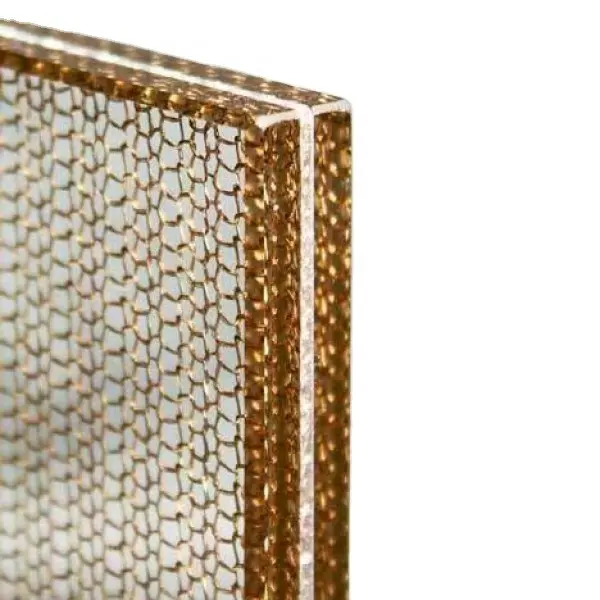 Сплетенная медная проволочная сетка используется для украшения многослойного стекла