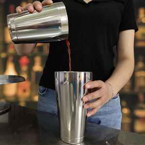 Barman professionnel 28 & 18oz Shaker à cocktail Boston en acier inoxydable avec shaker en métal de base - Product Image 4