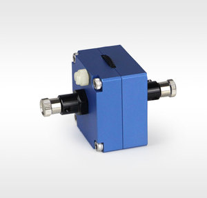 Atenuador variable de fibra tipo ranura LBFVA-UV, longitud de onda de operación 185-2500 nm, montaje SMA905, 0~100% - Product Image 1