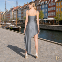 Robe en satin sur mesure à bretelles spaghetti et décolleté plongeant en V pour la vente en gros