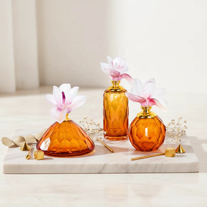 Exquisito Frasco de Perfume de Cristal Ámbar en Forma de Cilindro, Grabado, con Tapa Dorada, Envase Decorativo para Fragancias, Personalizado para Bodas y Hogar - Product Image 5