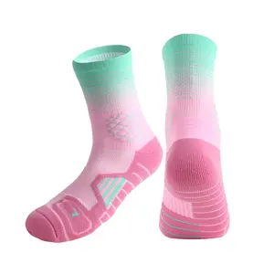 Chaussettes de football pour hommes Chaussettes personnalisées absorbantes Serviette respirante Chaussettes de sport épaisses à tube haut Vente en gros